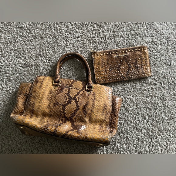 Michael Kors sneak skin handbag in wallet - Picture 8 of 8